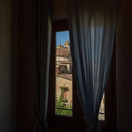 Cathedral-luxury-stay Sauna & Massage * Pescia
